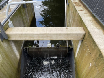 Close-up of the flap gate at the Poppenbüttel lock